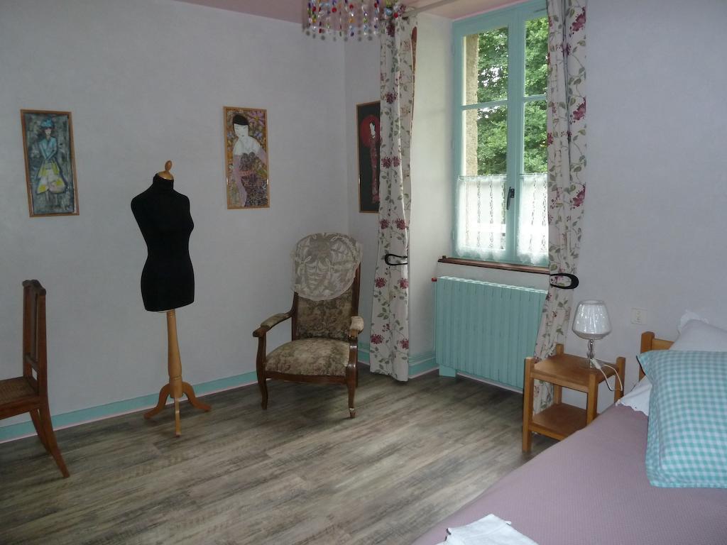 Saint-Maugan B&B L'Atelier Du Presbytere חדר תמונה